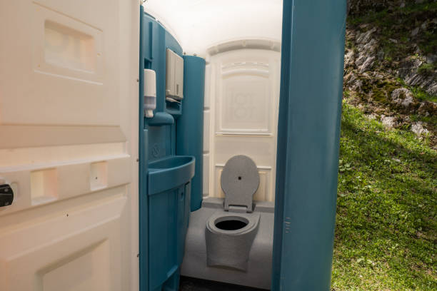 Best Portable Restroom Setup and Delivery  in Shawnee, KS